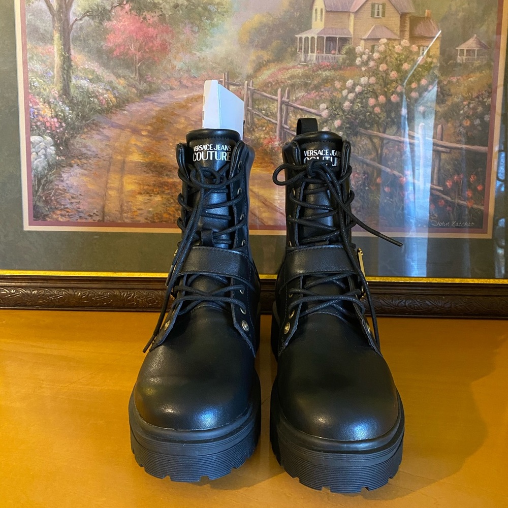 VERSACE JEANS COUTURE MEN’S BOOTS NEW IN BOX ! 🌟EXCELLENT QUALITY🌟😎